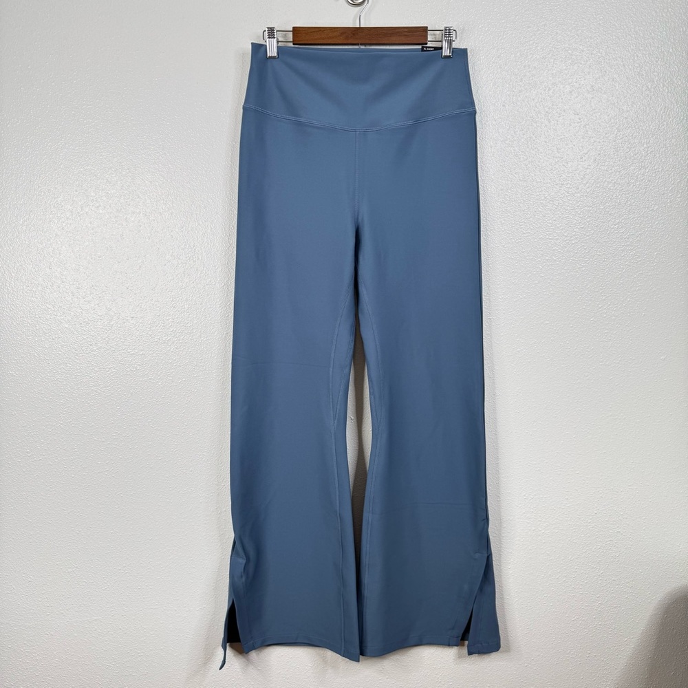Abercrombie YPB SculptLUX Flare Leggings Size Xlarge Short